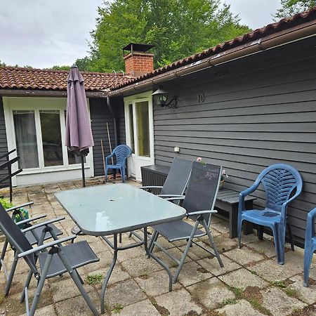 Stuga I Naturskoent Omrade I Hoeoer Extérieur photo